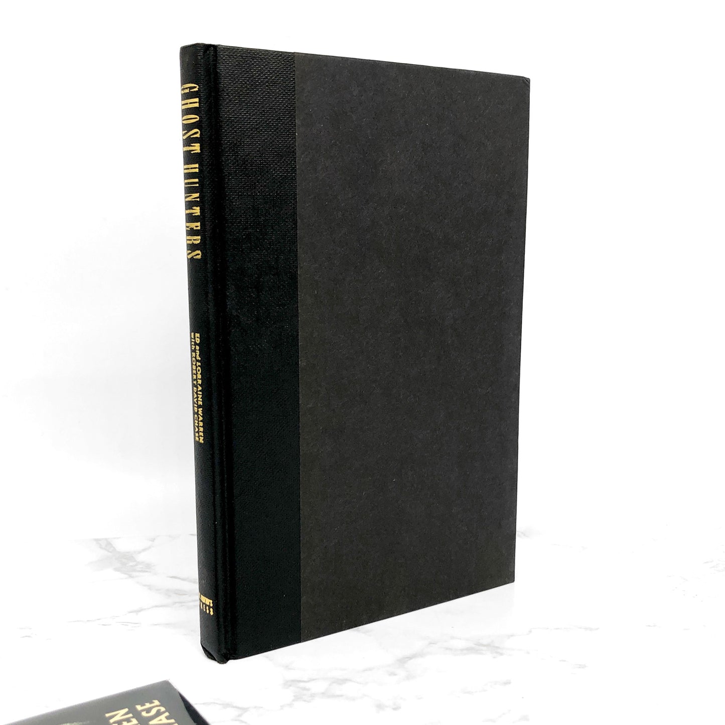 Ghost Hunters by Ed and Lorraine Warren [FIRST BOOK CLUB EDITION] 1989 • St Martin's Press