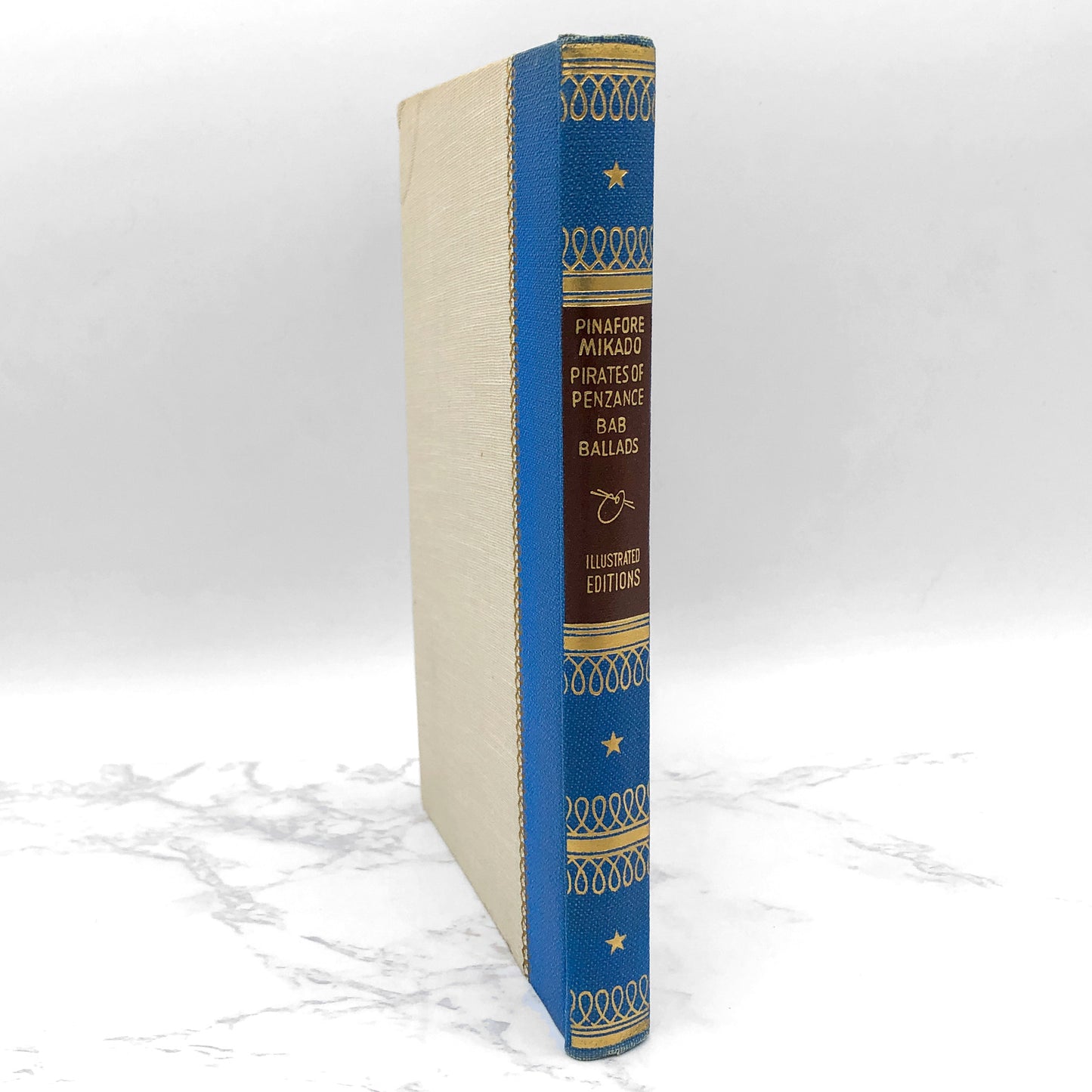 Book & Lyrics of the Best Known Gilbert & Sullivan Operas by W.S. Gilbert [ILLUSTRATED HARDCOVER] 1932 • World Publishing