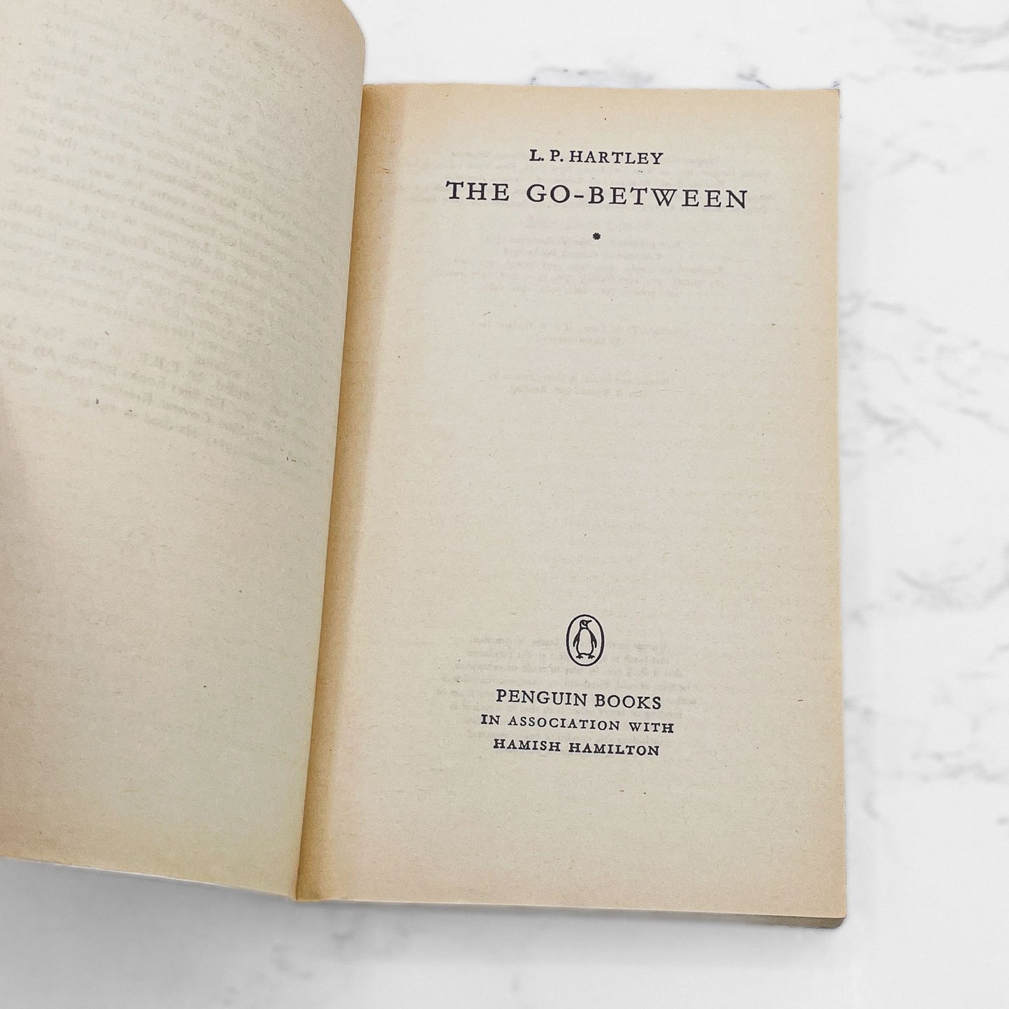 The Go-Between by L.P. Hartley [U.K. PAPERBACK] 1985 • Penguin