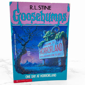 One Day at Horrorland by R.L. Stine [FIRST EDITION PAPERBACK] 1994 • Goosebumps #16