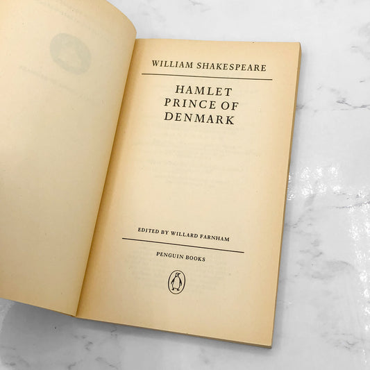 Hamlet by William Shakespeare [1985 PAPERBACK] • The Pelican Shakespeare • Penguin