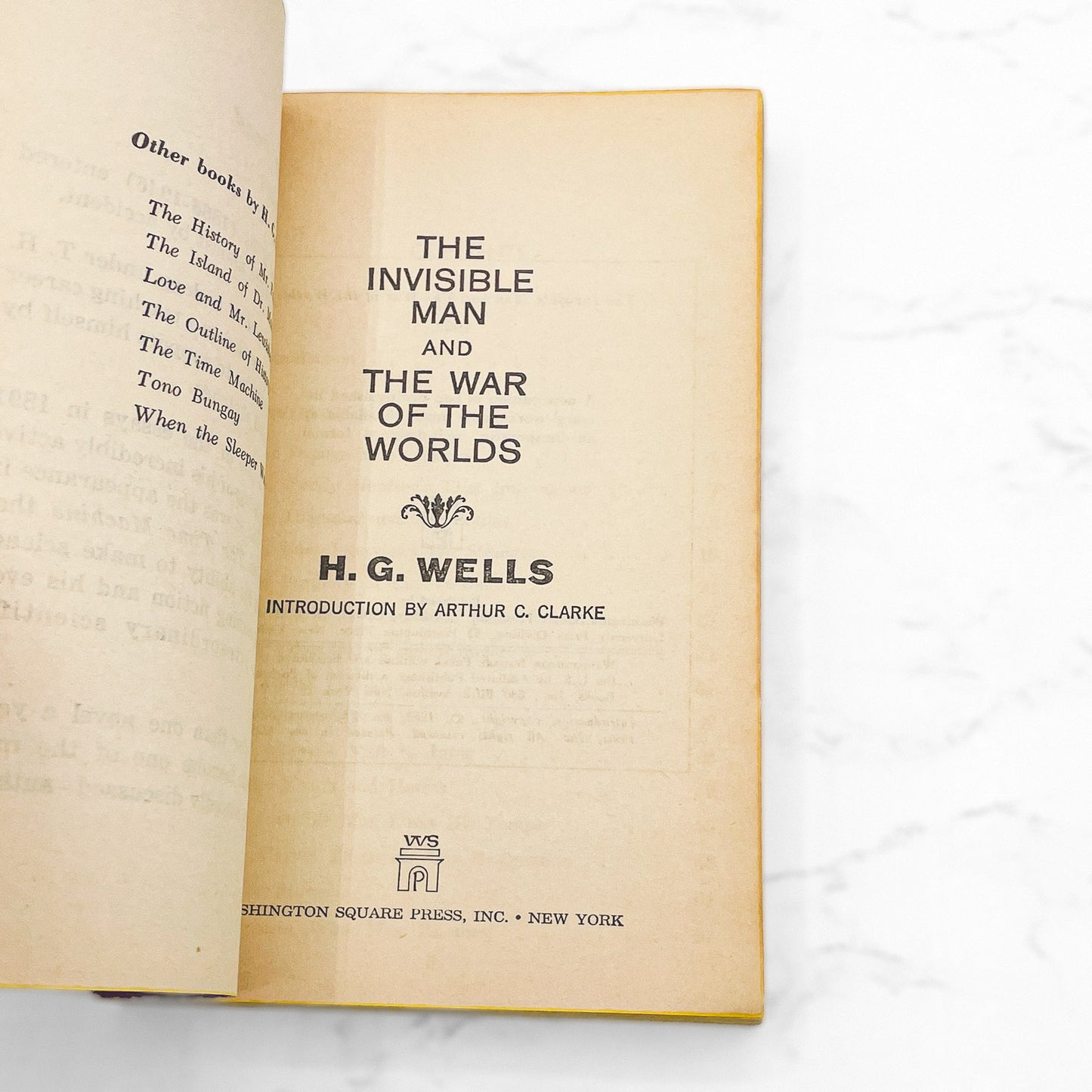 The Invisible Man & War of the Worlds by H.G. Wells [1962 PAPERBACK] • Washington Sq.