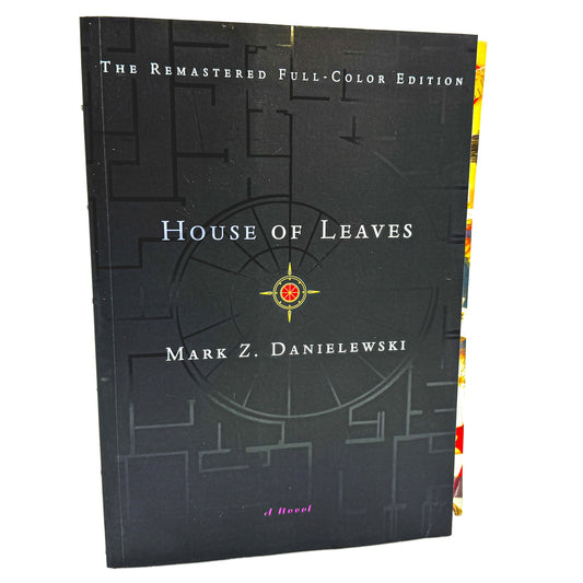 House of Leaves by Mark Z. Danielewski [REMASTERED FULL-COLOR EDITION] 2000 • Pantheon *See Condition