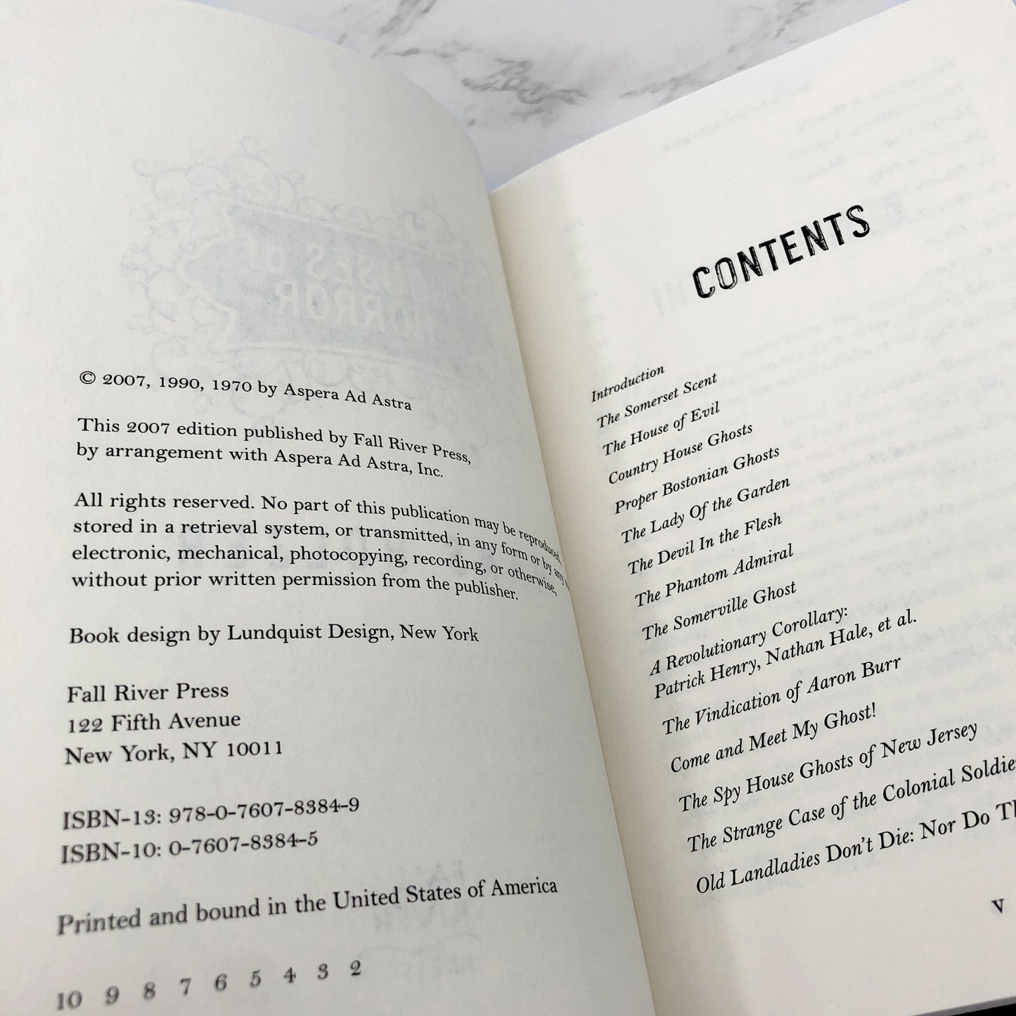 Houses of Horror by Hans Holzer [FIRST HARDCOVER EDITION] 2007 • Fall River