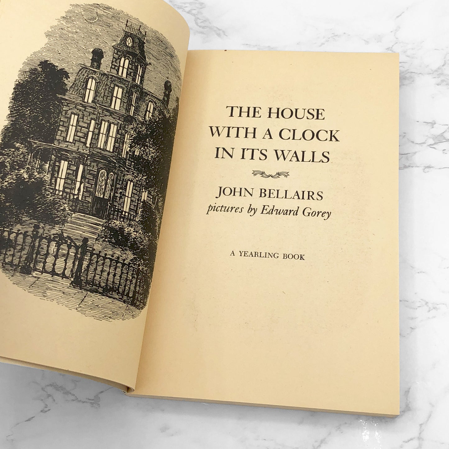 The House With A Clock in Its Walls by John Bellairs [FIRST PAPERBACK EDITION] 1975 • Dell•Yearling
