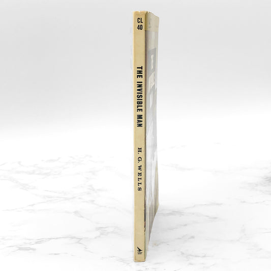 The Invisible Man by H.G. Wells [1964 PAPERBACK] • Airmont