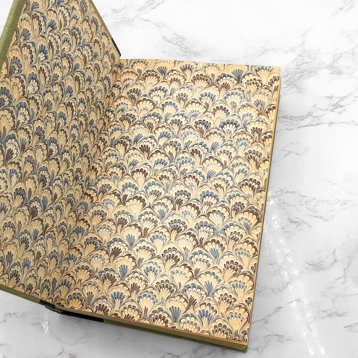 3 Complete Novels by John le Carré (The Spy Who Came in From the Cold, A Small Town in Germany, Looking Glass War) [1986 HARDCOVER OMNIBUS]