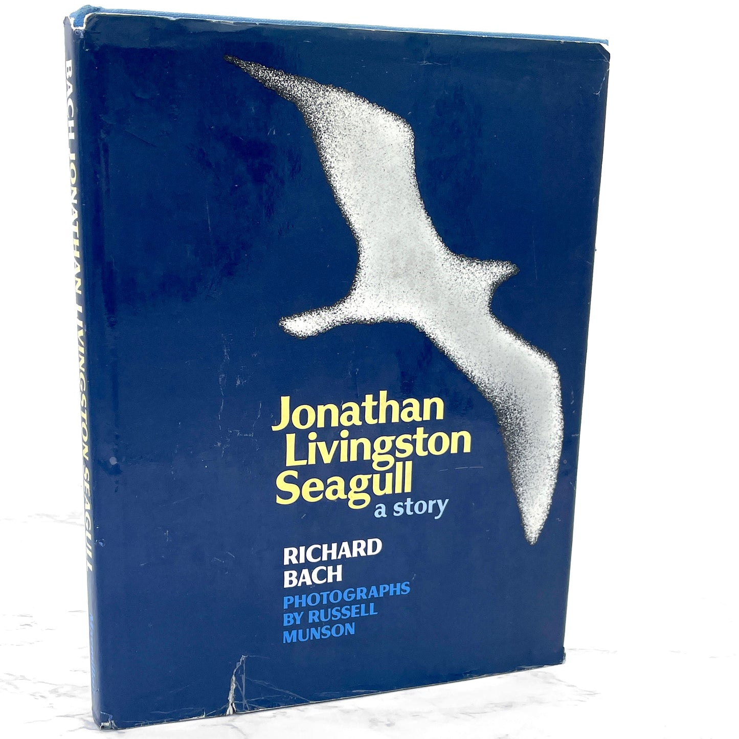 Jonathan Livingston Seagull by Richard Bach [FIRST EDITION] 1972 • Macmillan