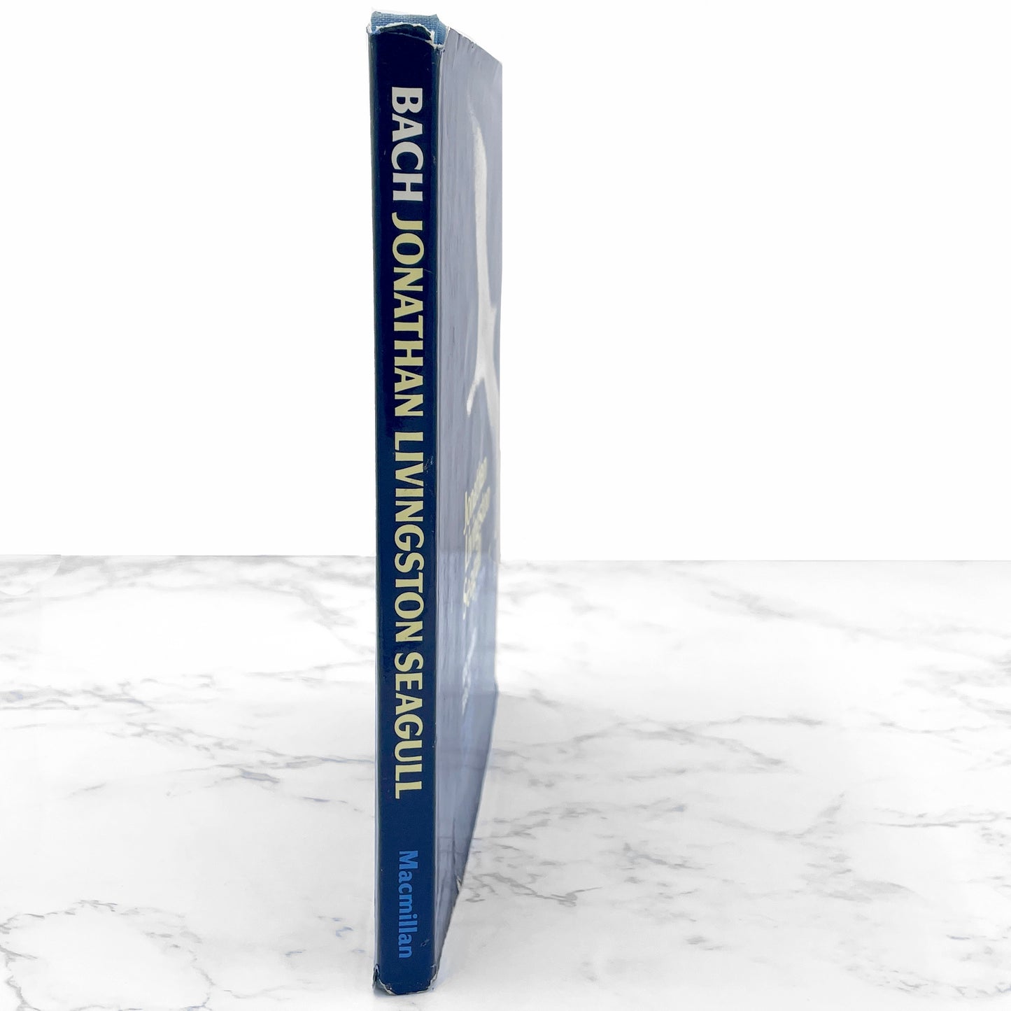 Jonathan Livingston Seagull by Richard Bach [FIRST EDITION] 1972 • Macmillan