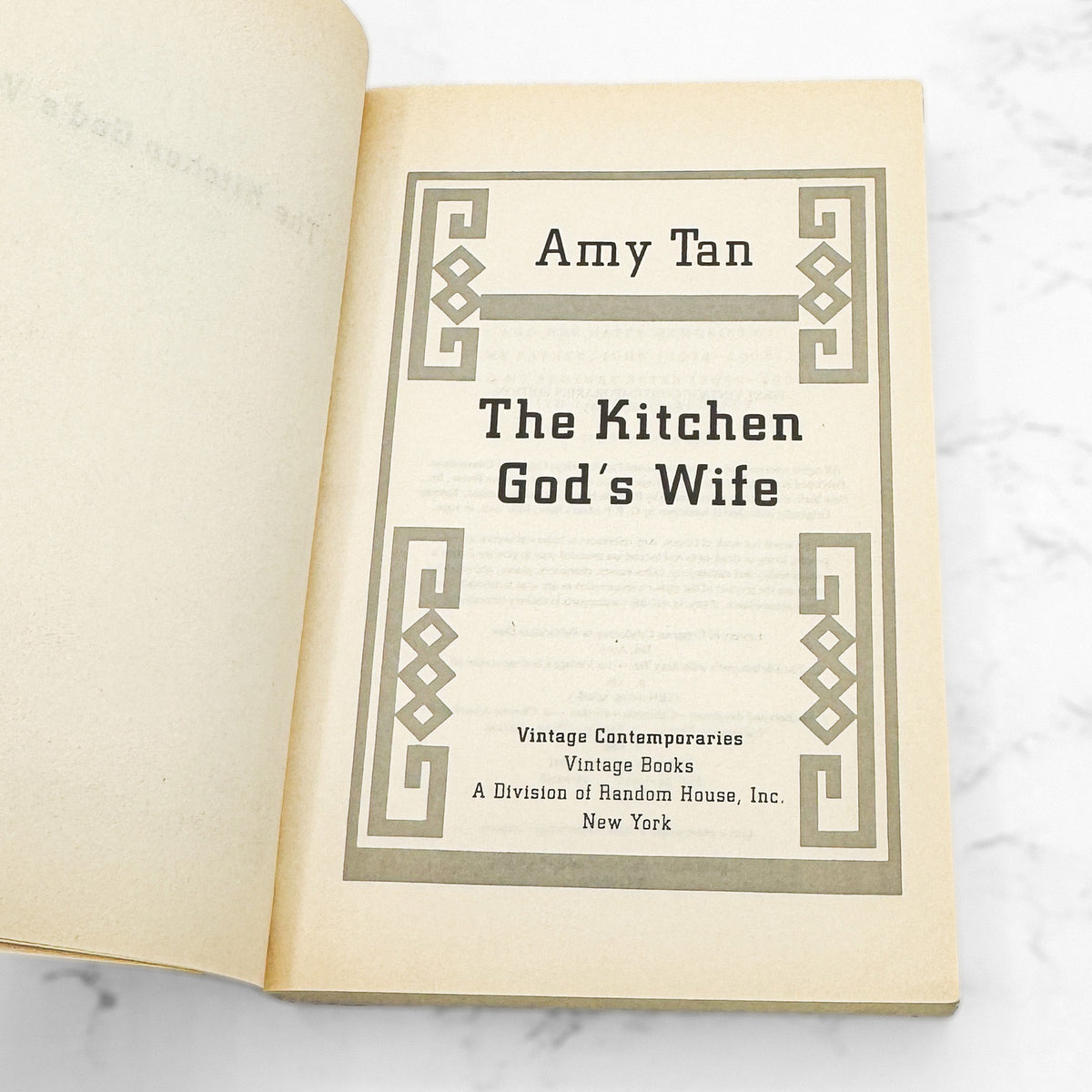 The Kitchen God's Wife by Amy Tan [TRADE PAPERBACK] 1993 • Vintage Contemporaries