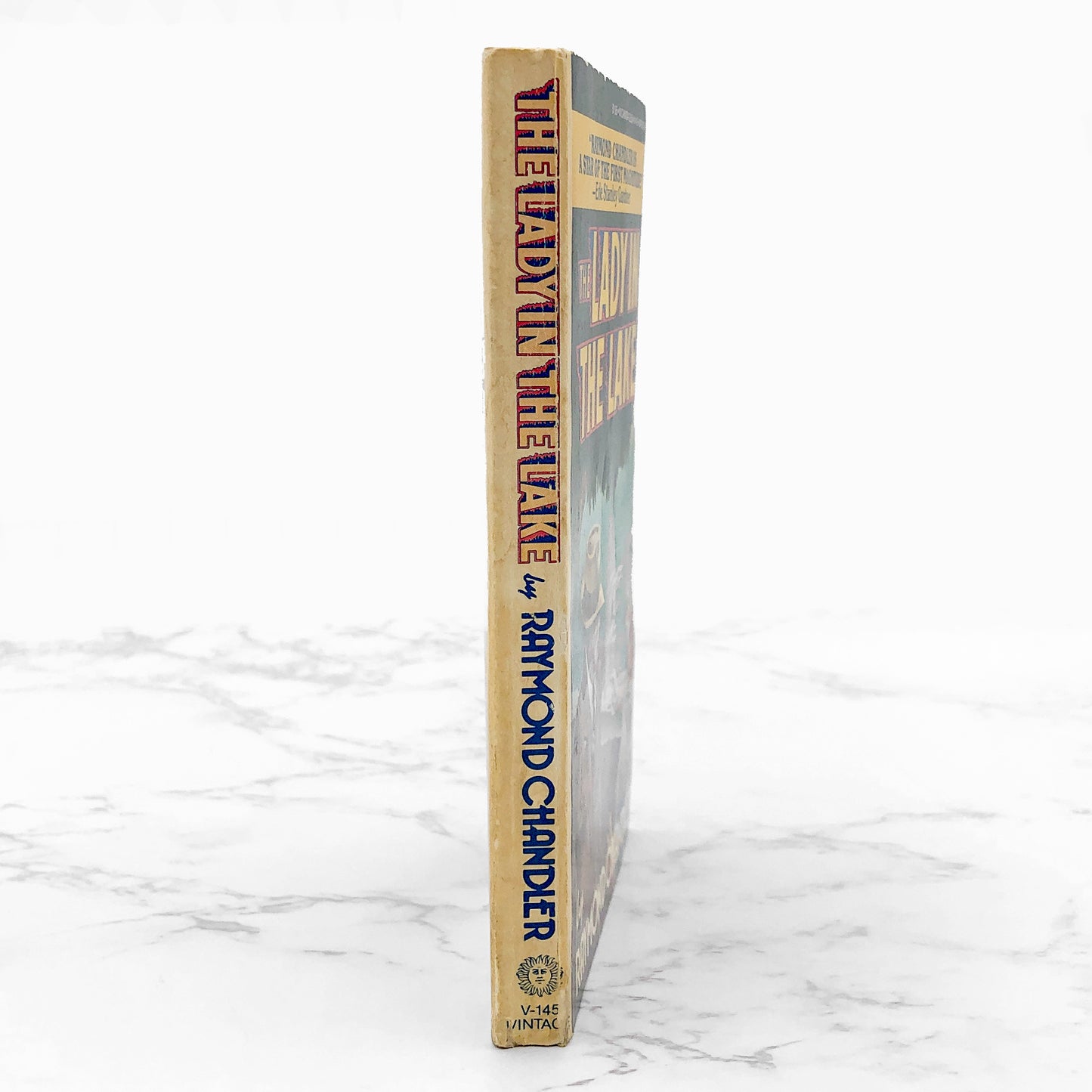 The Lady in the Lake by Raymond Chandler [1976 PAPERBACK] • Vintage