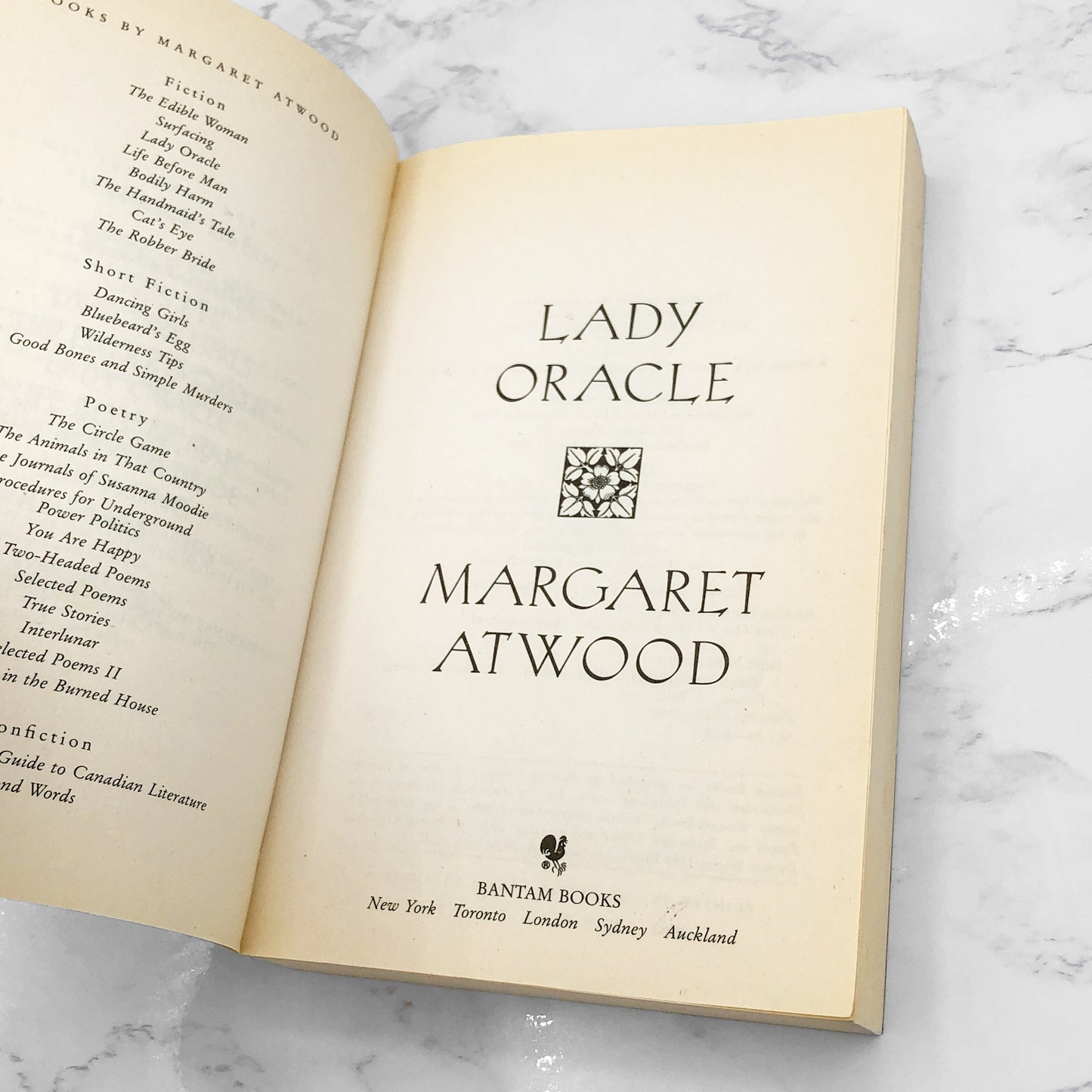 Lady Oracle by Margaret Atwood [TRADE PAPERBACK] 1996