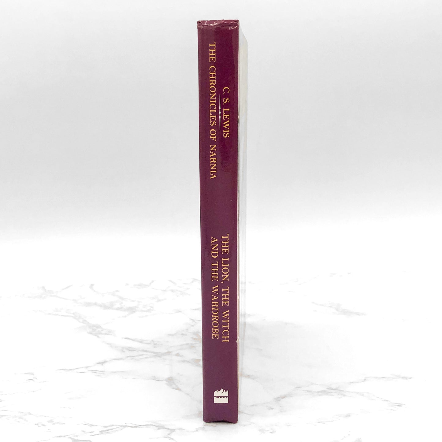 The Lion, The Witch & The Wardrobe by C.S. Lewis [TURTLEBACK HARDCOVER] 1994 • Chronicles of Narnia #2