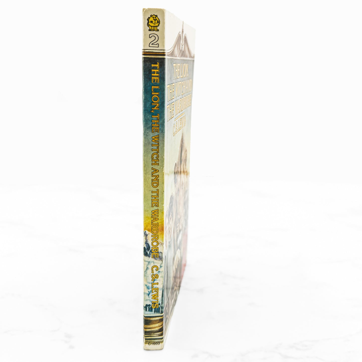 The Lion, The Witch & The Wardrobe by C.S. Lewis [U.K. PAPERBACK] 1982 • Fontana Lions • Chronicles of Narnia