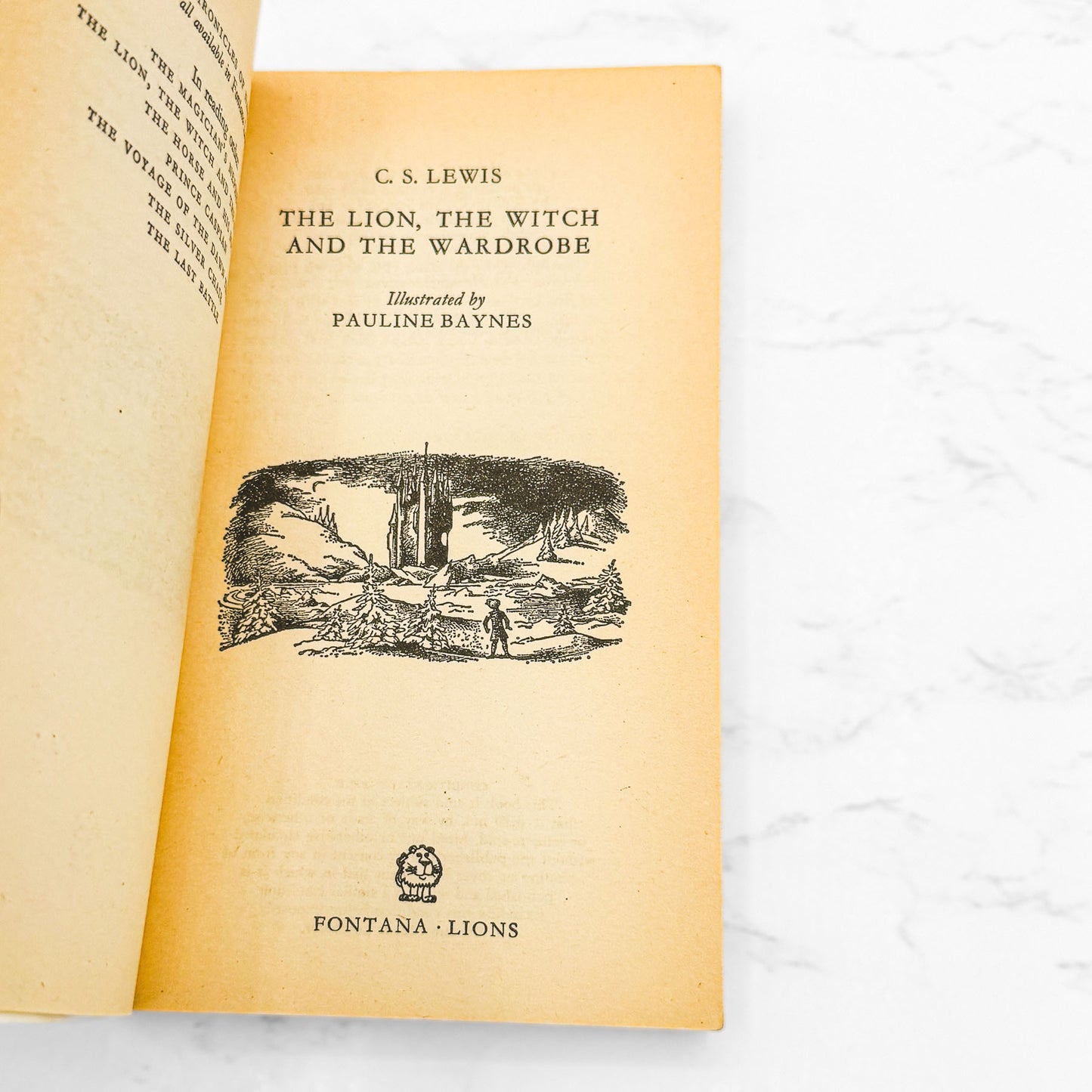 The Lion, The Witch & The Wardrobe by C.S. Lewis [U.K. PAPERBACK] 1982 • Fontana Lions • Chronicles of Narnia