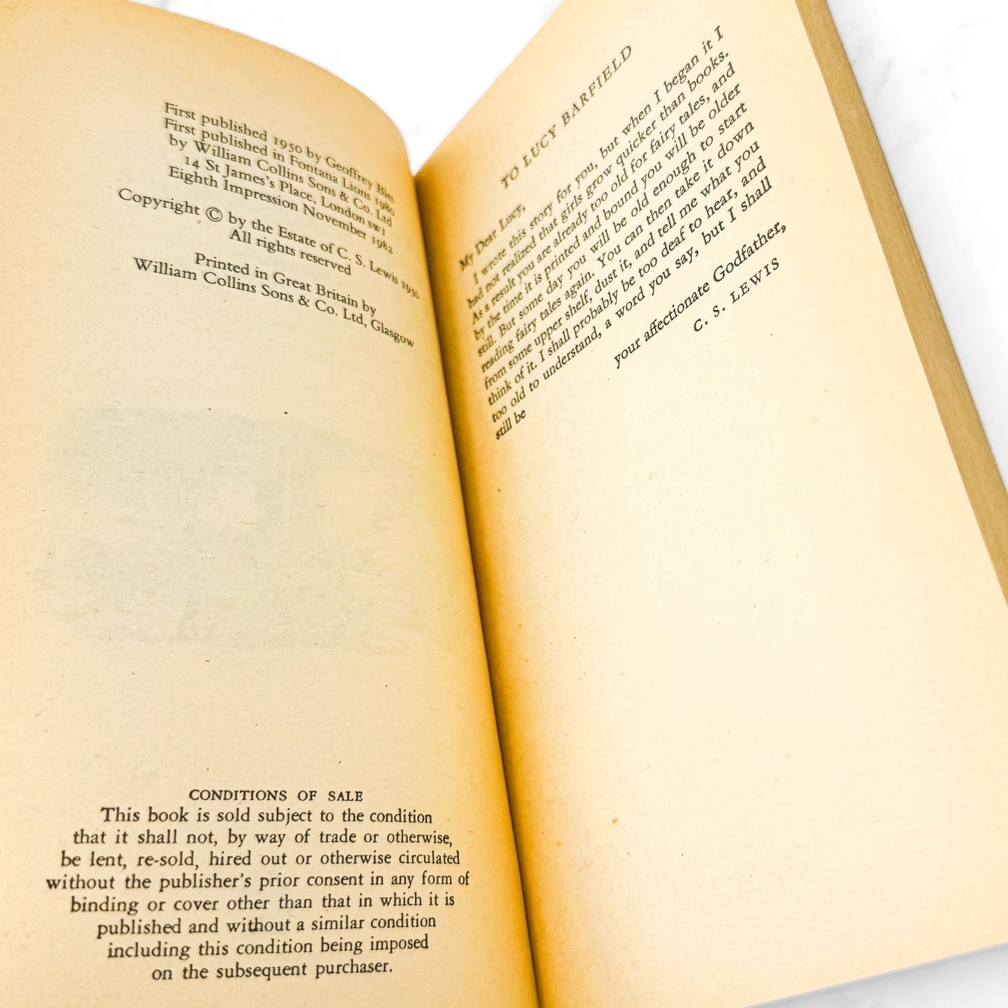 The Lion, The Witch & The Wardrobe by C.S. Lewis [U.K. PAPERBACK] 1982 • Fontana Lions • Chronicles of Narnia