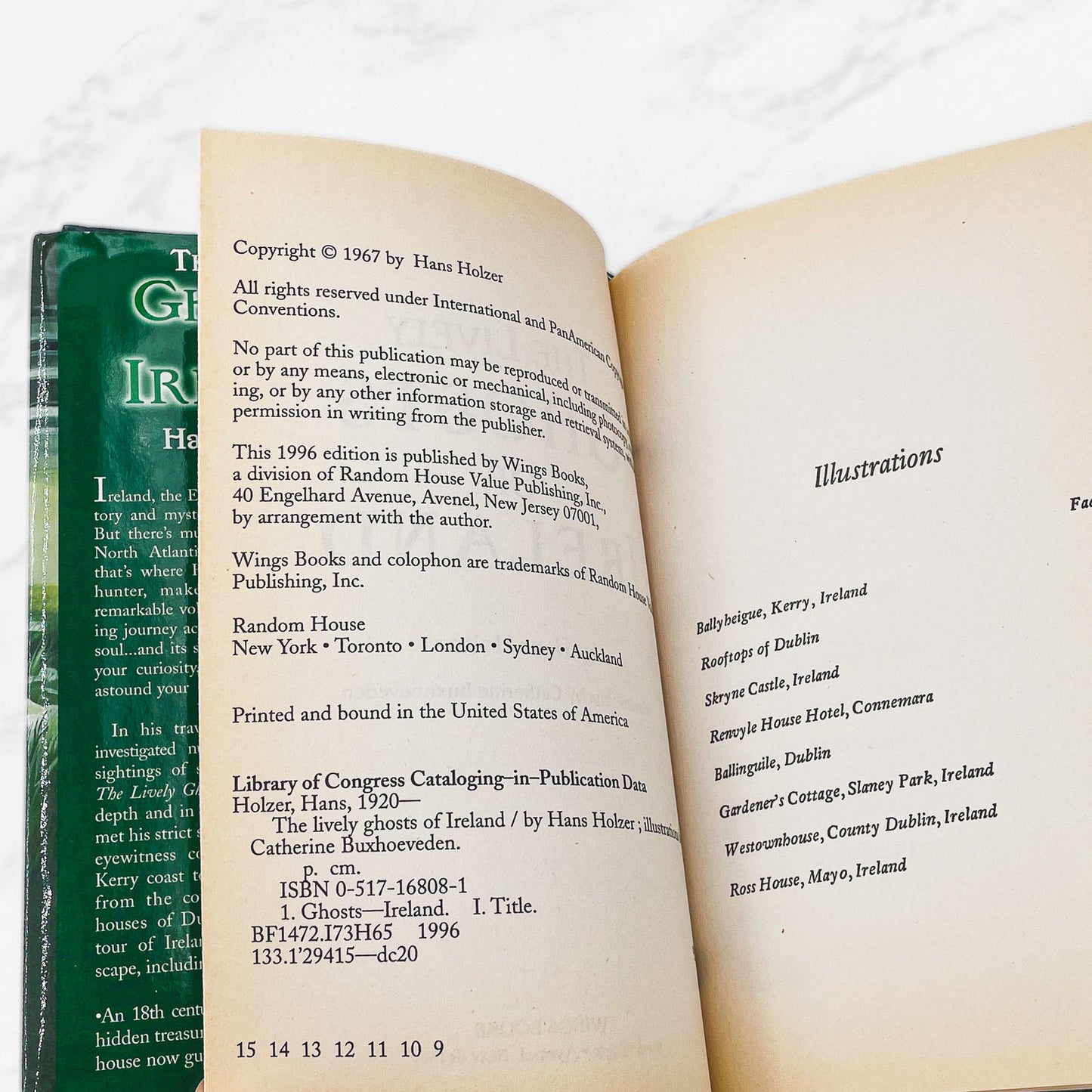 The Lively Ghosts of Ireland by Hans Holzer [HARDCOVER RE-ISSUE] 1996 • Wings