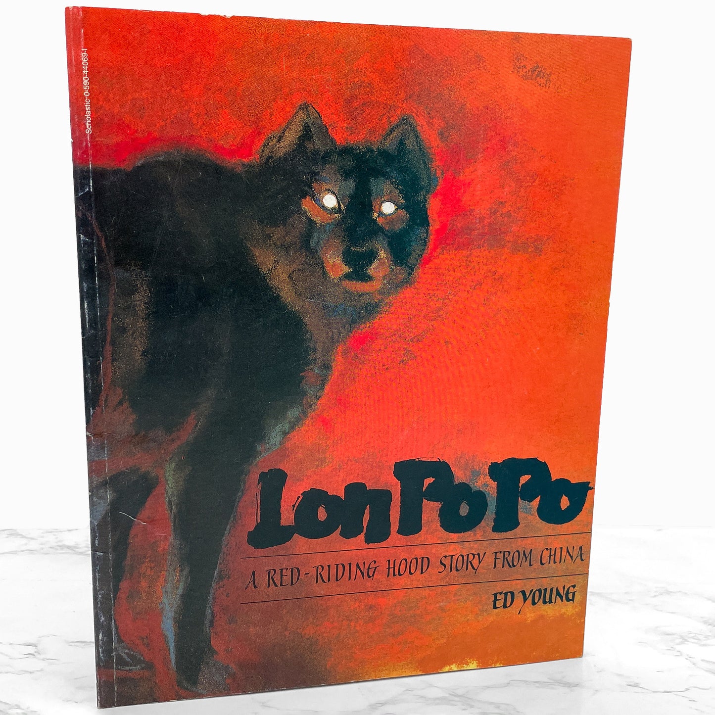 Lon Po Po: A Red-Riding Hood Story from China by Ed Young [FIRST PAPERBACK PRINTING] 1990 • Scholastic