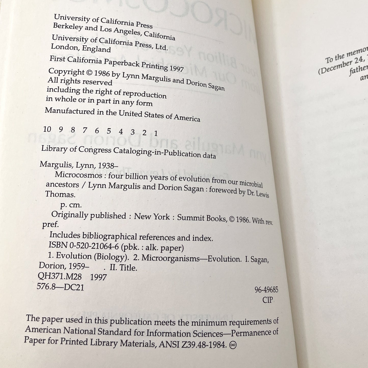 Microcosmos: Four Billion Years of Microbial Evolution by Lynn Margulis & Dorion Sagan [TRADE PAPERBACK RE-ISSUE] 1997 • UC