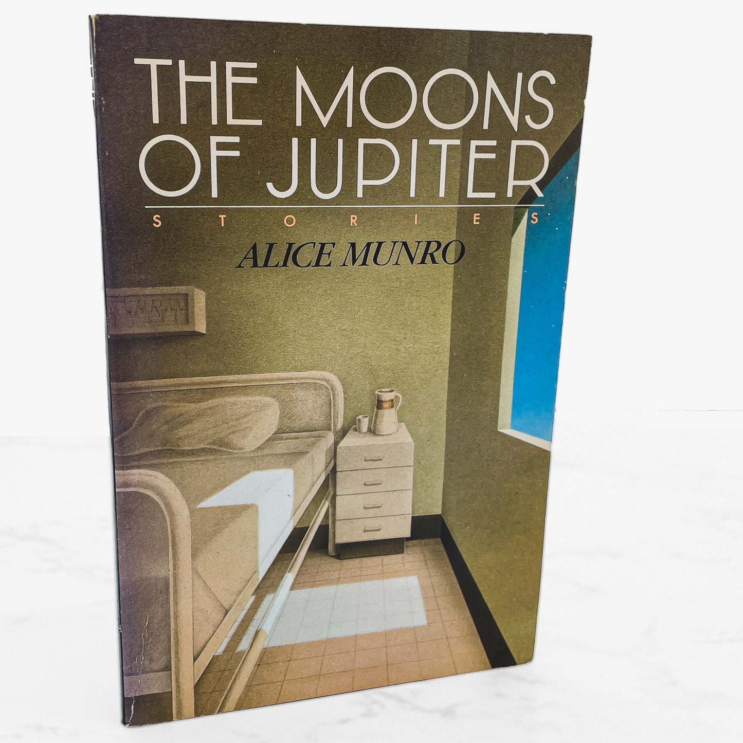 The Moons of Jupiter by Alice Munro [FIRST PAPERBACK EDITION] 1983 • Knopf