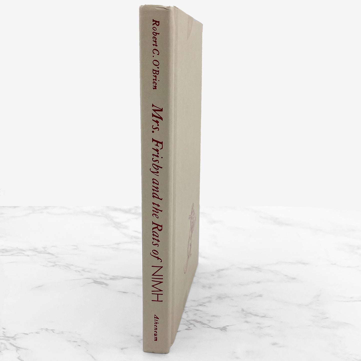 Mrs. Frisby and The Rats of NIMH by Robert C. O'Brien [HARDCOVER RE-PRINT] • 90's • Atheneum