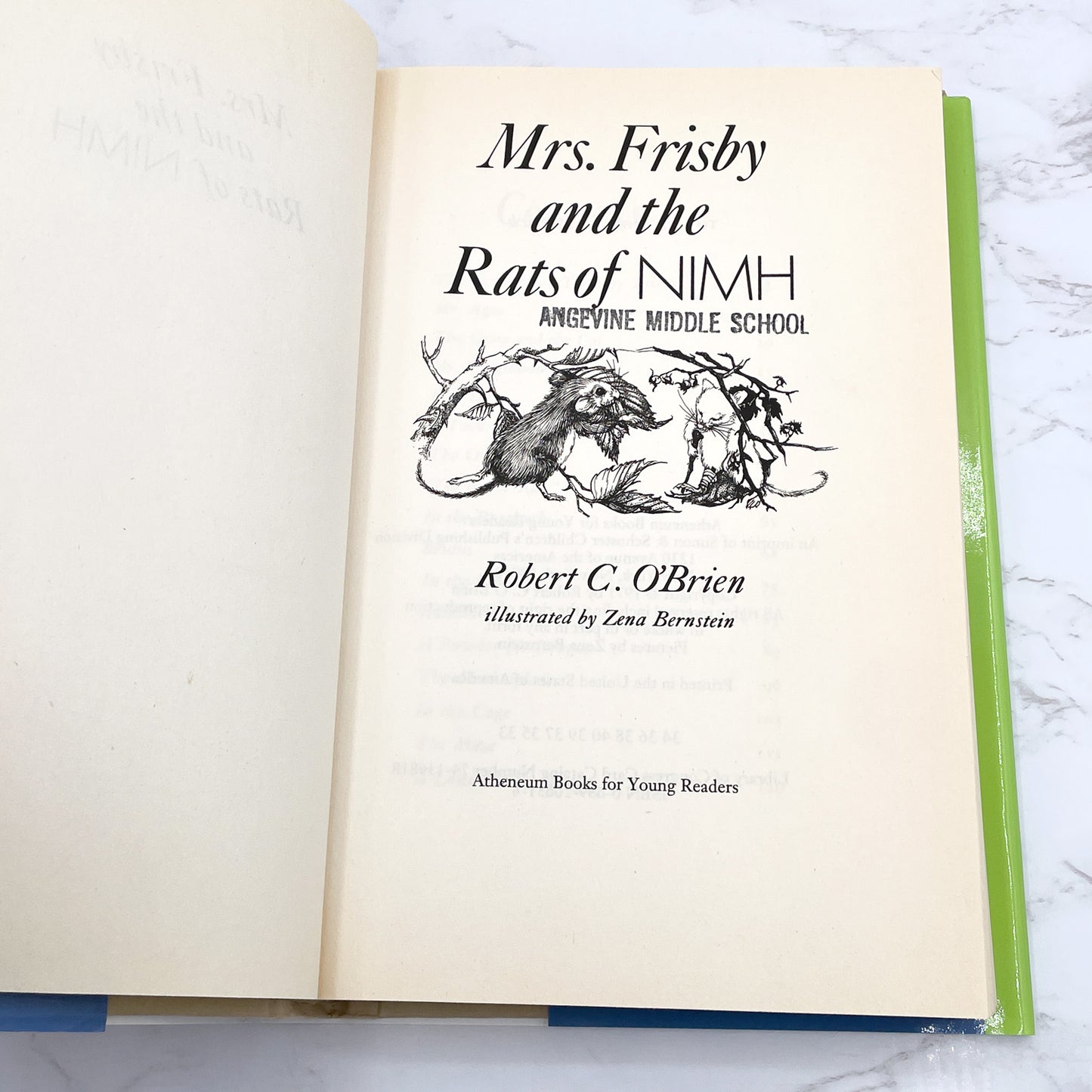 Mrs. Frisby and The Rats of NIMH by Robert C. O'Brien [HARDCOVER RE-PRINT] • 90's • Atheneum