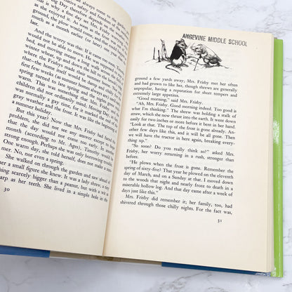 Mrs. Frisby and The Rats of NIMH by Robert C. O'Brien [HARDCOVER RE-PRINT] • 90's • Atheneum