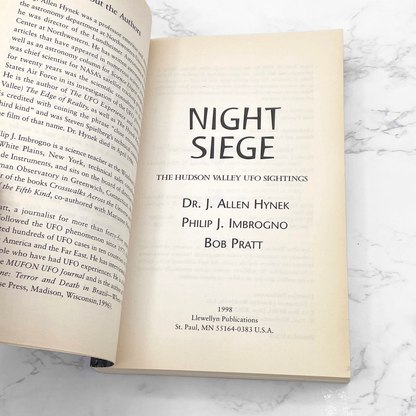 Night Siege: The Hudson Valley UFO Sightings by J. Allen Hynek, Philip Imbrogno & Bob Pratt [SECOND EDITION] 1998