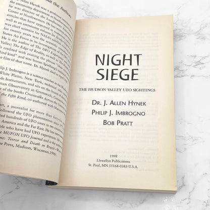 Night Siege: The Hudson Valley UFO Sightings by J. Allen Hynek, Philip Imbrogno & Bob Pratt [SECOND EDITION] 1998