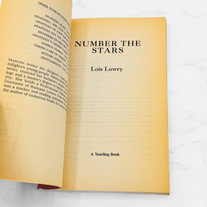 Number the Stars by Lois Lowry [TRADE PAPERBACK] 1990 • Yearling