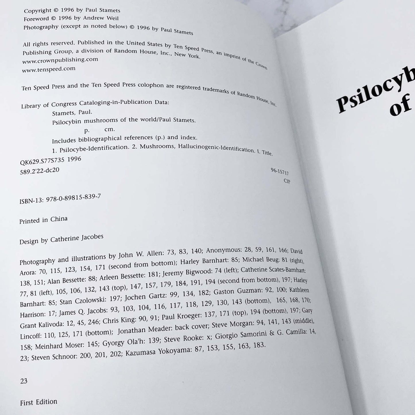 Psilocybin Mushrooms of the World: An Identification Guide by Paul Stamets [FIRST EDITION] 1996 • Ten Speed Press 