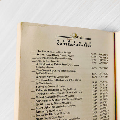 What We Talk About When We Talk About Love: Stories by Raymond Carver [TRADE PAPERBACK] 1989 • 1st Vintage Contemporaries Printing