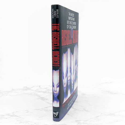 The Roswell Incident by Charles Berlitz & William L. Moore [HARDCOVER RE-ISSUE] 1996 • MJF Books