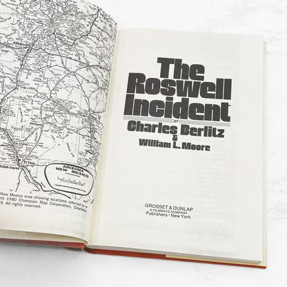 The Roswell Incident by Charles Berlitz & William L. Moore [FIRST EDITION] 1980 • Grosset & Dunlap