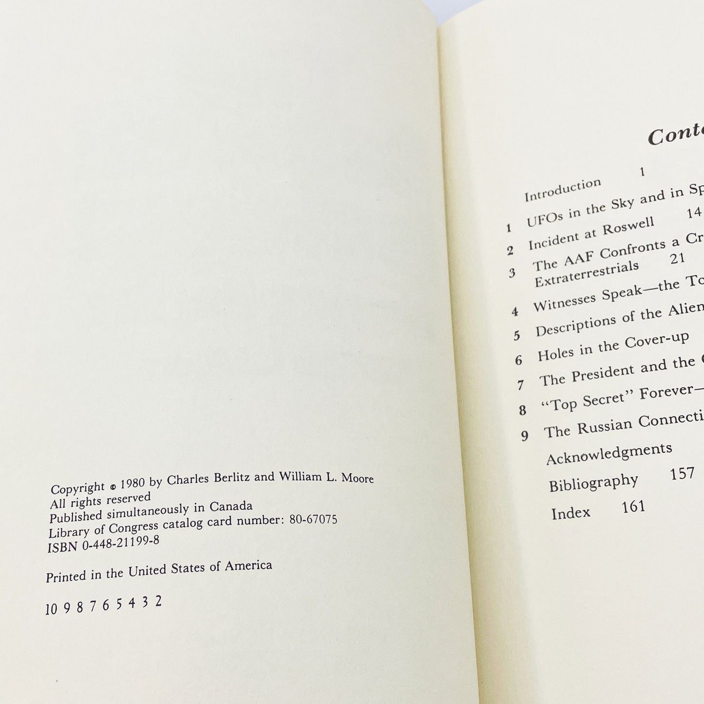 The Roswell Incident by Charles Berlitz & William L. Moore [FIRST EDITION] 1980 • Grosset & Dunlap
