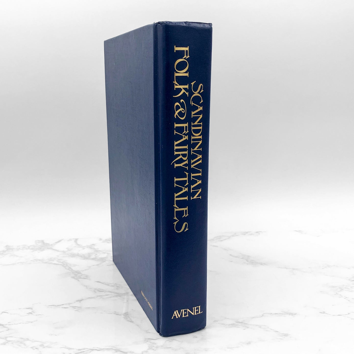 Scandinavian Folk & Fairy Tales: Tales From Norway, Sweden, Denmark, Finland & Iceland [FIRST EDITION] 1984 • Avenel Books