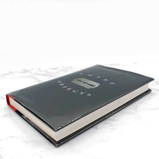 Sharp Objects by Gillian Flynn [FIRST EDITION • FIRST PRINTING] 2006 • Shaye Areheart Books