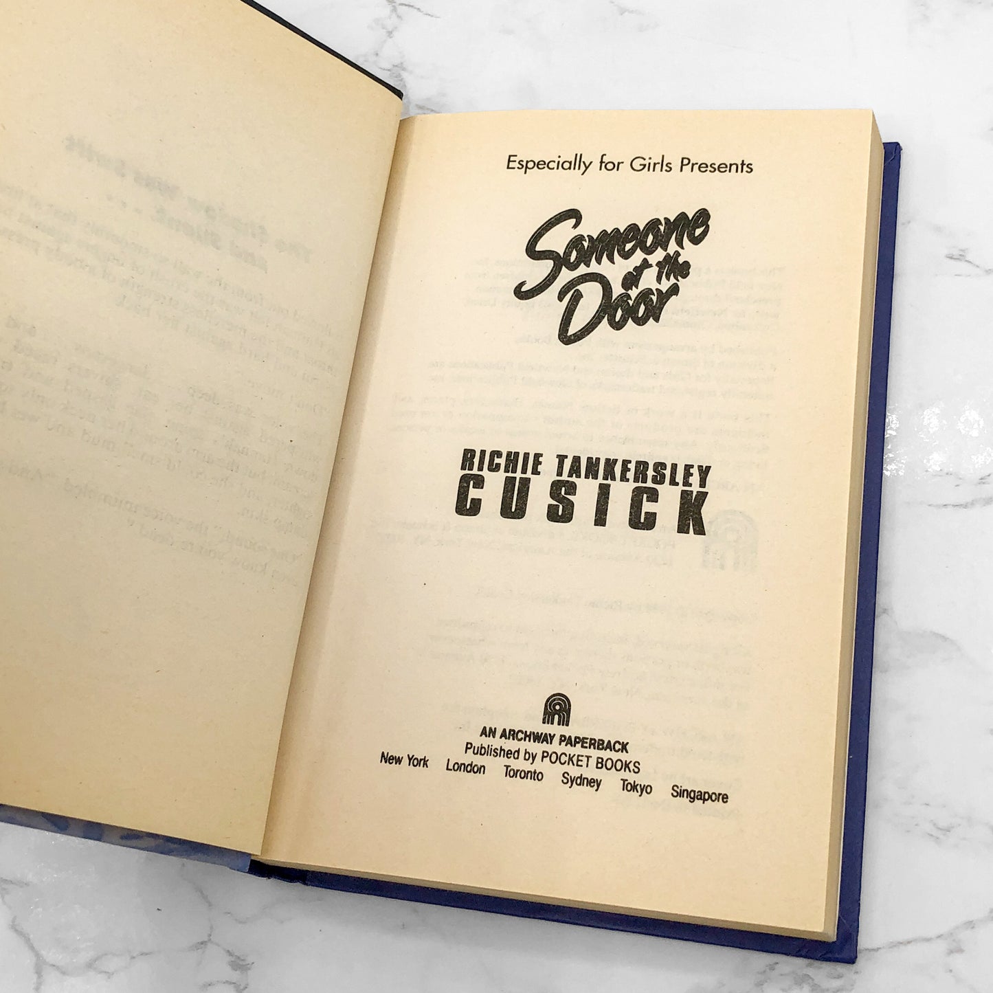 Someone at the Door by Richie Tankersley Cusick [TURTLEBACK HARDCOVER] 1994 • Archway