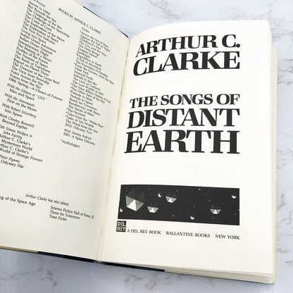 The Songs of Distant Earth by Arthur C. Clarke [FIRST EDITION • FIRST PRINTING] 1986 *See Condition