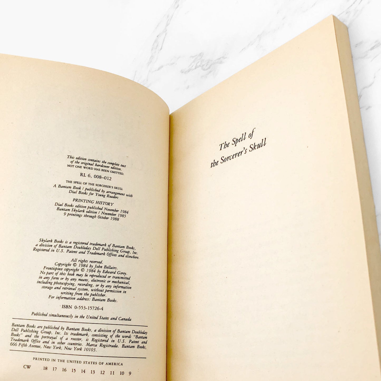 The Spell of the Sorcerer's Skull by John Bellairs [FIRST PAPERBACK EDITION] 1988 • Bantam Skylark