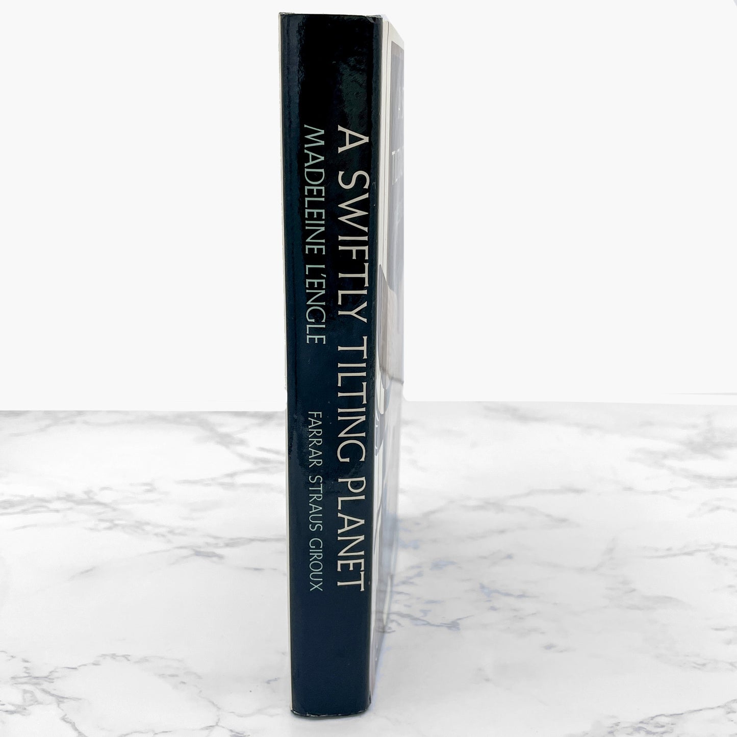 A Swiftly Tilting Planet by Madeleine L'Engle [FIRST EDITION] 1980 • 6th Print • FSG *See Condition!