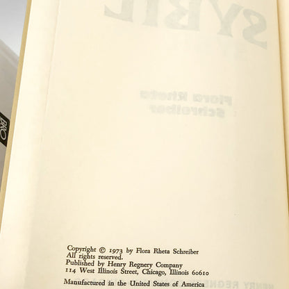 Sybil by Flora Rheta Schreiber [1973 HARDCOVER] BCE • Henry Regnery