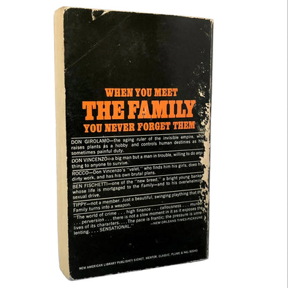 The Family by Leslie Waller [FIRST PAPERBACK PRINTING] 1969 • Signet