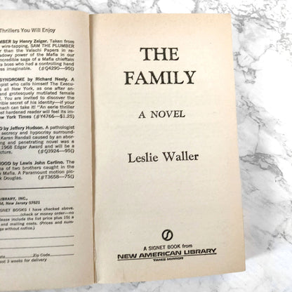 The Family by Leslie Waller [FIRST PAPERBACK PRINTING] 1969 • Signet
