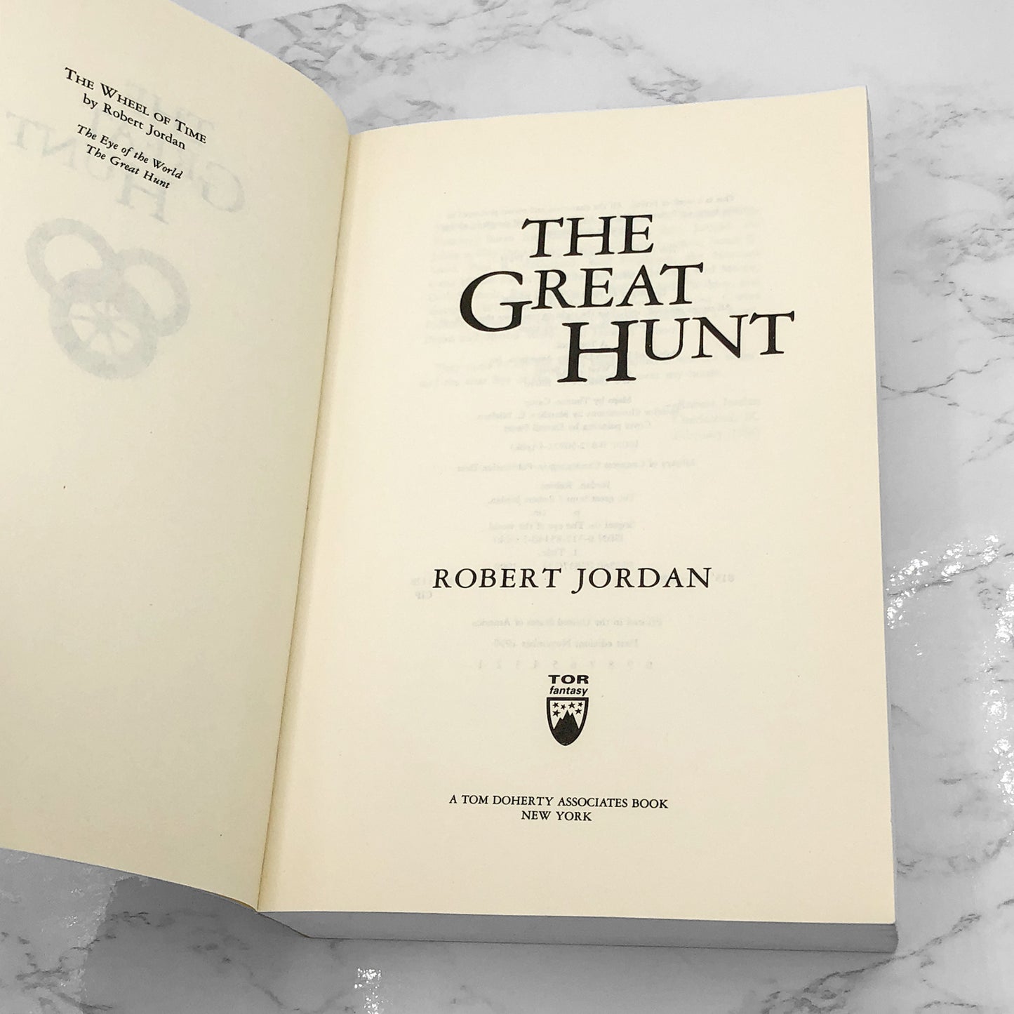 The Great Hunt by Robert Jordan [FIRST EDITION • FIRST PRINTING] 1990 • Wheel of Time #2