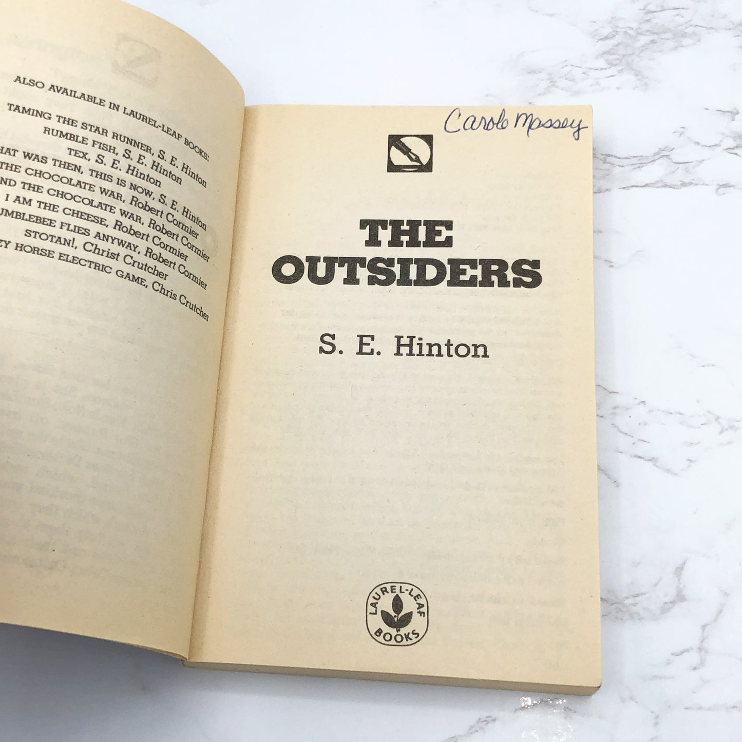 The Outsiders by S.E. Hinton [1989 PAPERBACK] • Dell • Rare Cover!