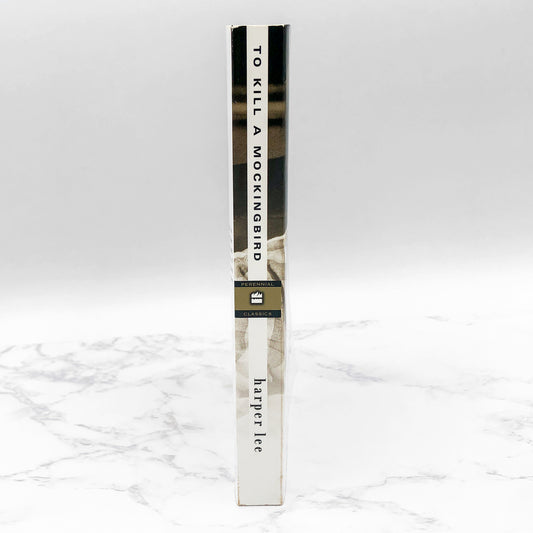 To Kill a Mockingbird by Harper Lee [TRADE PAPERBACK] 2002 • Perennial Classics