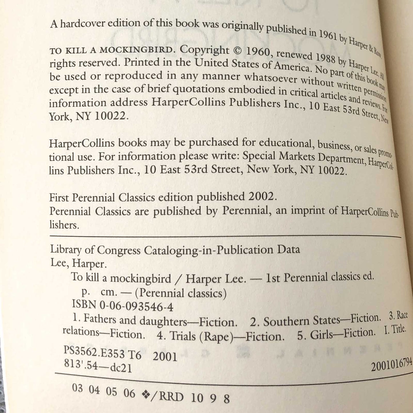 To Kill a Mockingbird by Harper Lee [TRADE PAPERBACK] 2002 • Perennial Classics