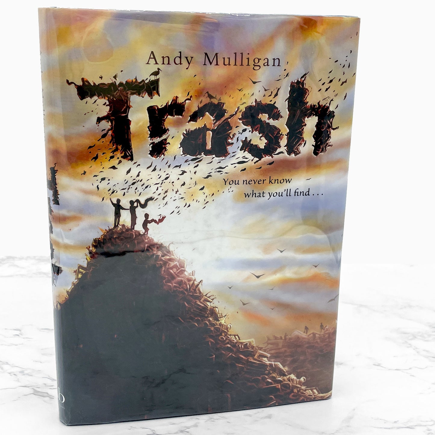 Trash by Andy Mulligan SIGNED! [LIMITED U.K. FIRST EDITION • FIRST PRINTING] 2010 • David Fickling Books
