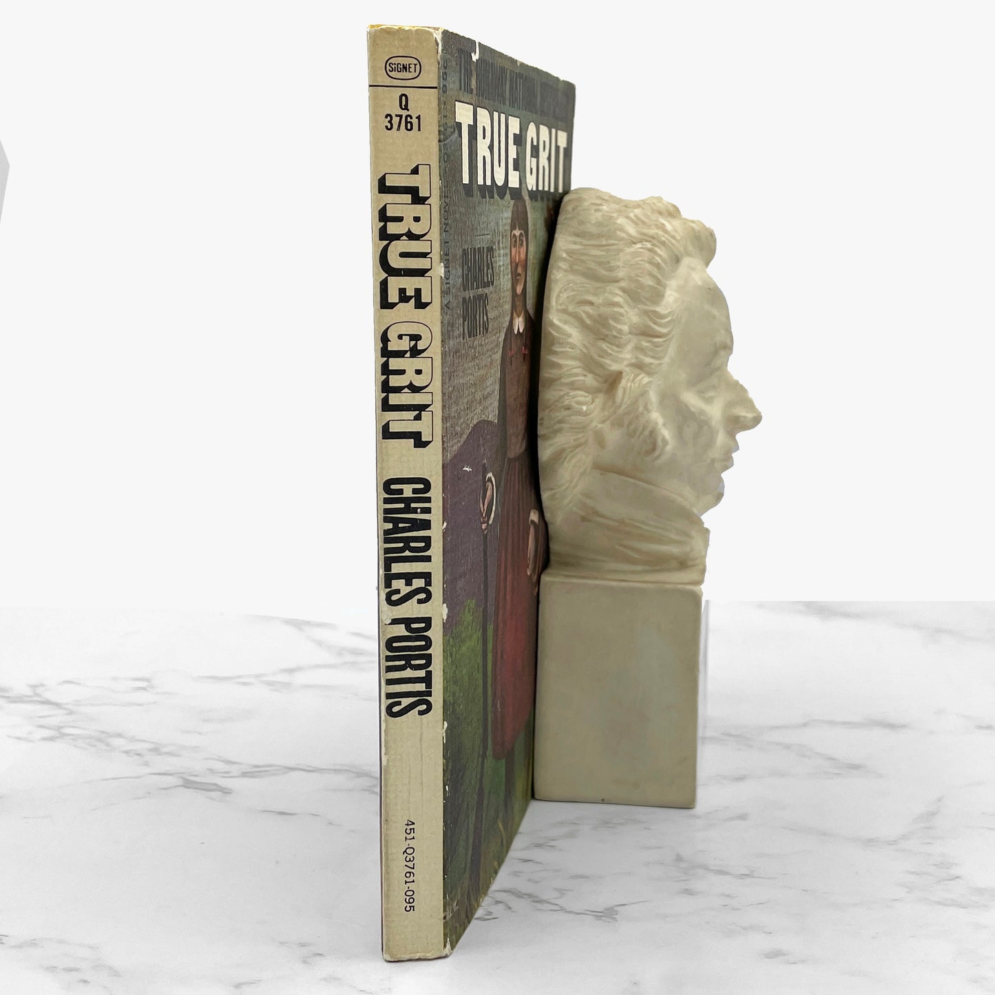 True Grit by Charles Portis [FIRST PAPERBACK PRINTING] 1969 • Signet • Movie Tie-in